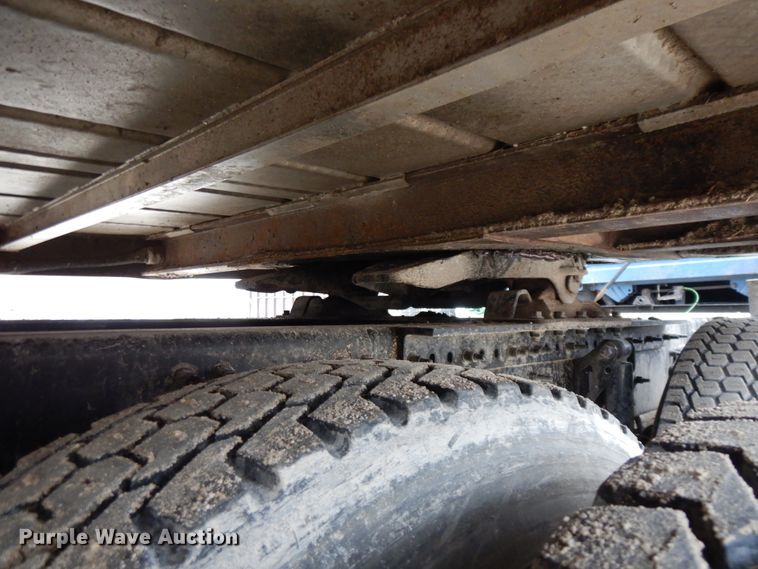 image for item DF6665 2009 Merrit livestock trailer