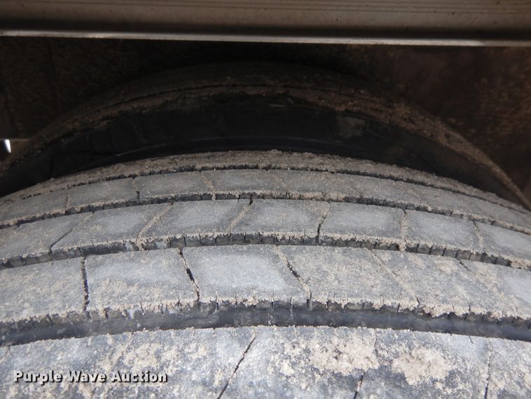 image for item DF6665 2009 Merrit livestock trailer