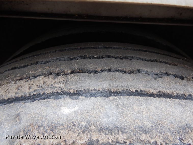 image for item DF6665 2009 Merrit livestock trailer