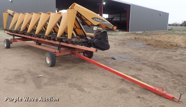 image for item DG3019 2003 Challenger CH830 corn head