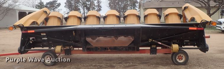 image for item DG3019 2003 Challenger CH830 corn head