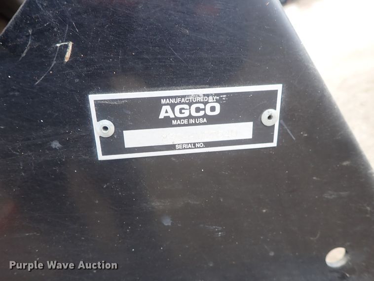 image for item DG3019 2003 Challenger CH830 corn head