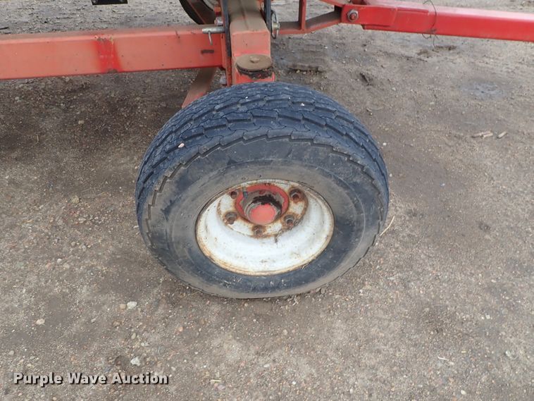 image for item DG3019 2003 Challenger CH830 corn head