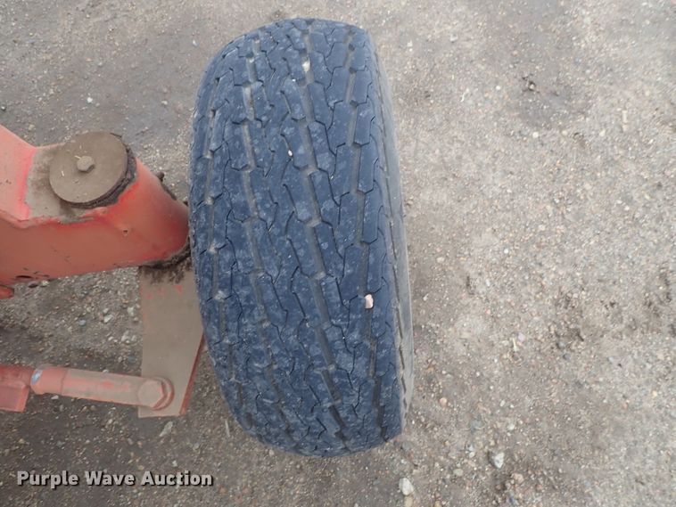 image for item DG3019 2003 Challenger CH830 corn head