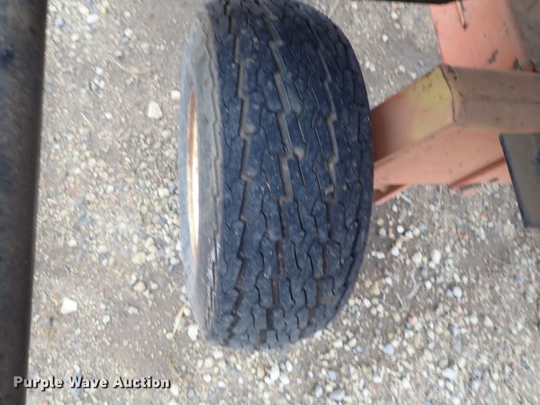 image for item DG3019 2003 Challenger CH830 corn head