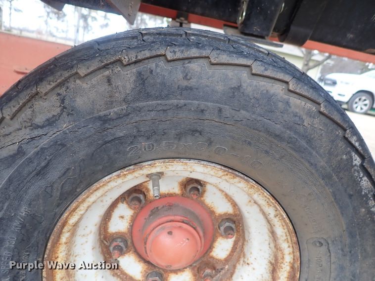 image for item DG3019 2003 Challenger CH830 corn head