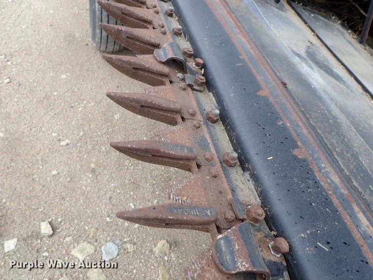 image for item DG3022 2013 MacDon FD75-S flex draper head