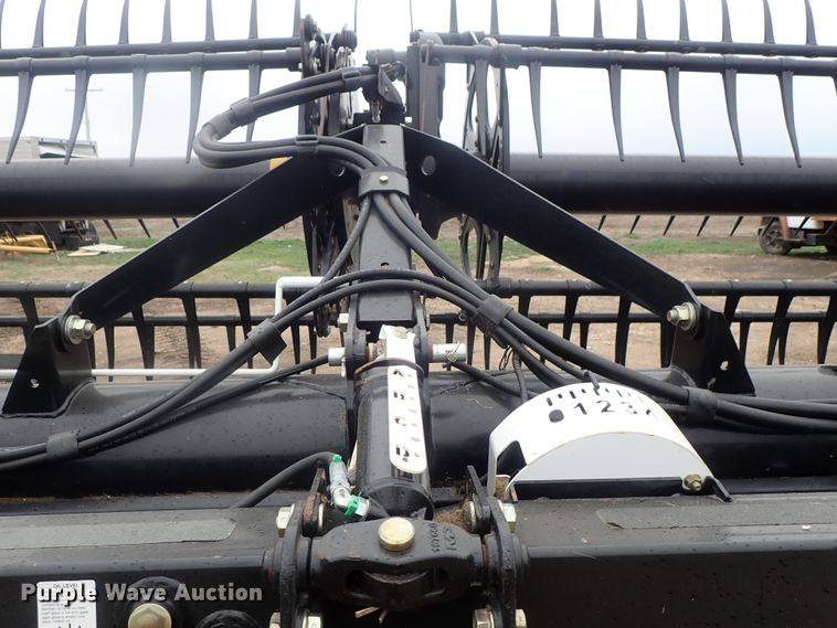 image for item DG3022 2013 MacDon FD75-S flex draper head