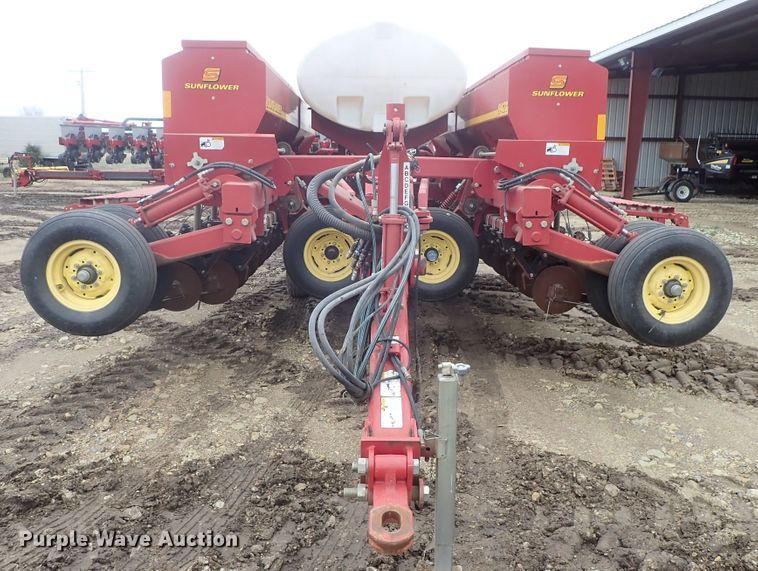 image for item DG3024 Sunflower 9421 grain drill