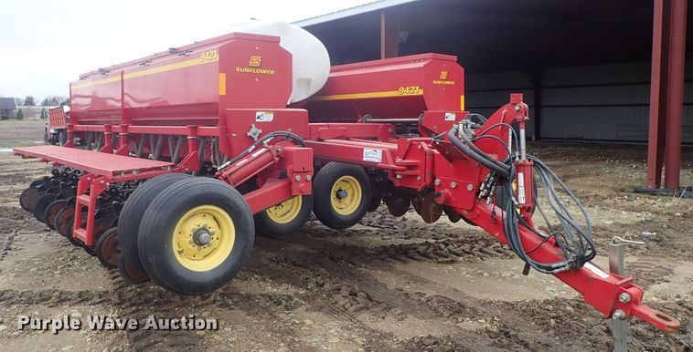 image for item DG3024 Sunflower 9421 grain drill