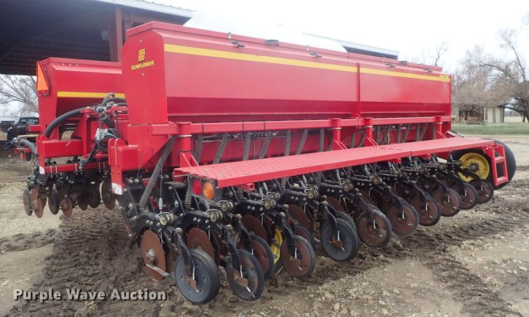 image for item DG3024 Sunflower 9421 grain drill