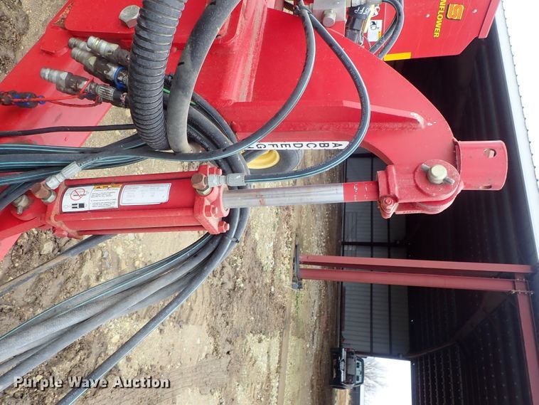 image for item DG3024 Sunflower 9421 grain drill