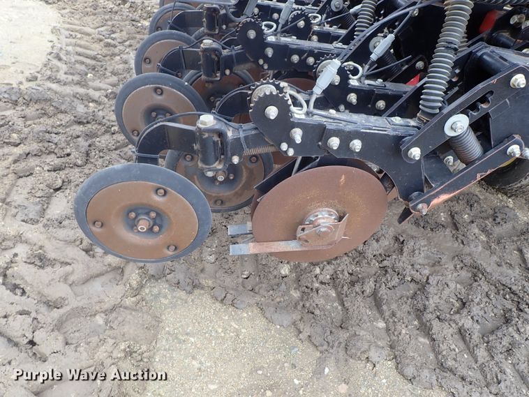 image for item DG3024 Sunflower 9421 grain drill