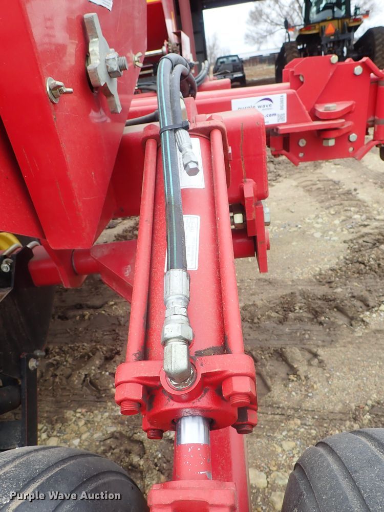 image for item DG3024 Sunflower 9421 grain drill