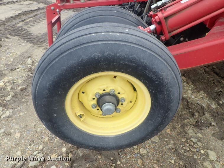 image for item DG3024 Sunflower 9421 grain drill