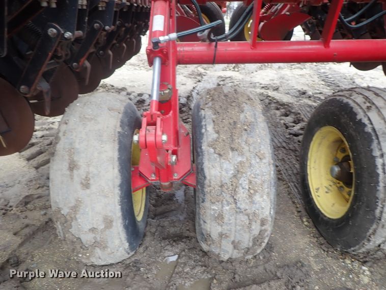 image for item DG3024 Sunflower 9421 grain drill