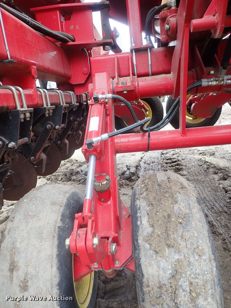 image for item DG3024 Sunflower 9421 grain drill