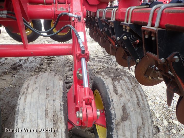 image for item DG3024 Sunflower 9421 grain drill