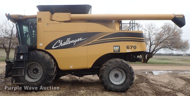 image for item DG3028 2005 Challenger 670 RWA combine