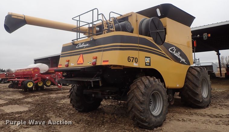 image for item DG3028 2005 Challenger 670 RWA combine