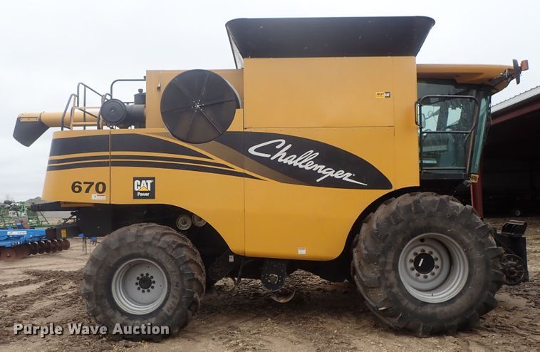 image for item DG3028 2005 Challenger 670 RWA combine