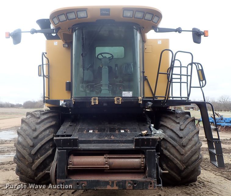 image for item DG3028 2005 Challenger 670 RWA combine