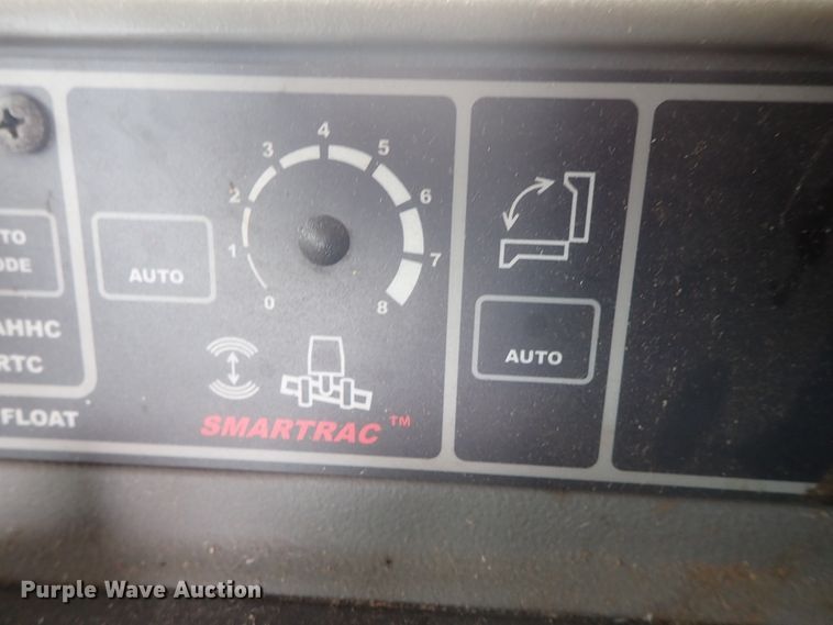 image for item DG3028 2005 Challenger 670 RWA combine