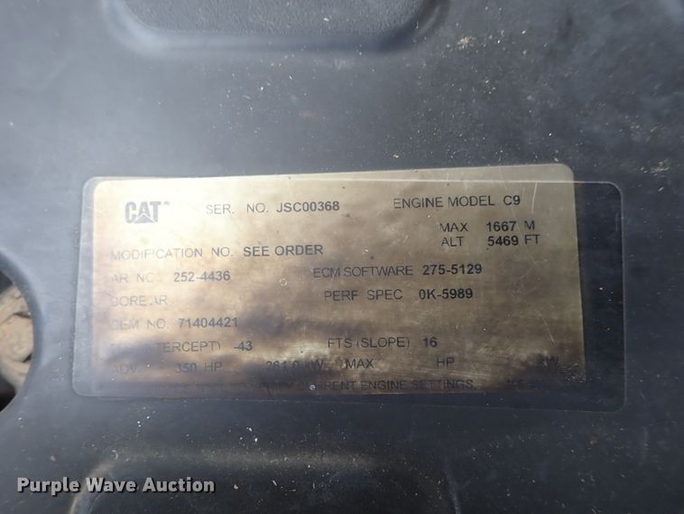 image for item DG3028 2005 Challenger 670 RWA combine