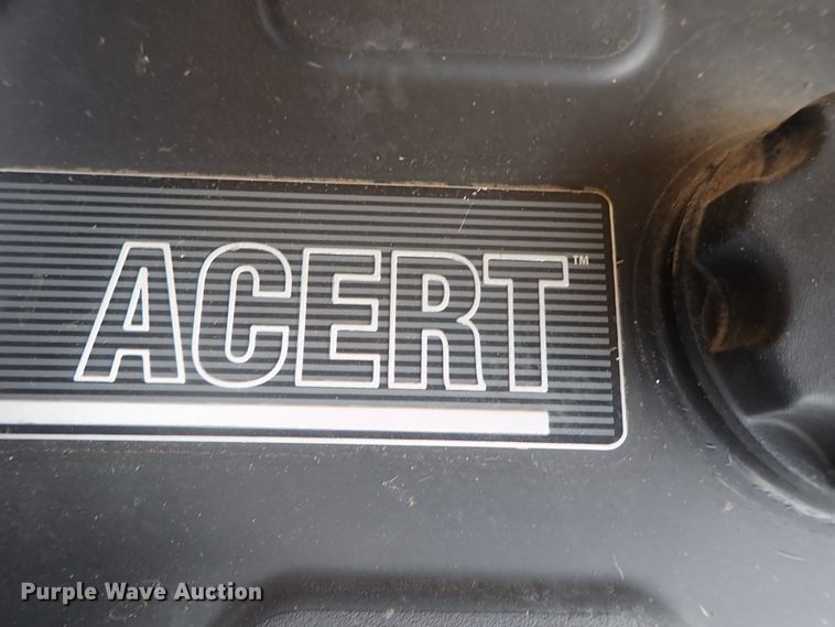 image for item DG3028 2005 Challenger 670 RWA combine