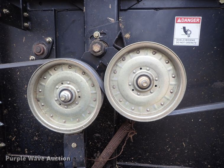 image for item DG3028 2005 Challenger 670 RWA combine