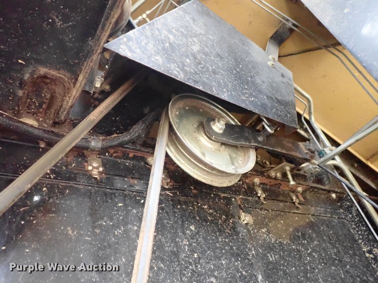 image for item DG3028 2005 Challenger 670 RWA combine