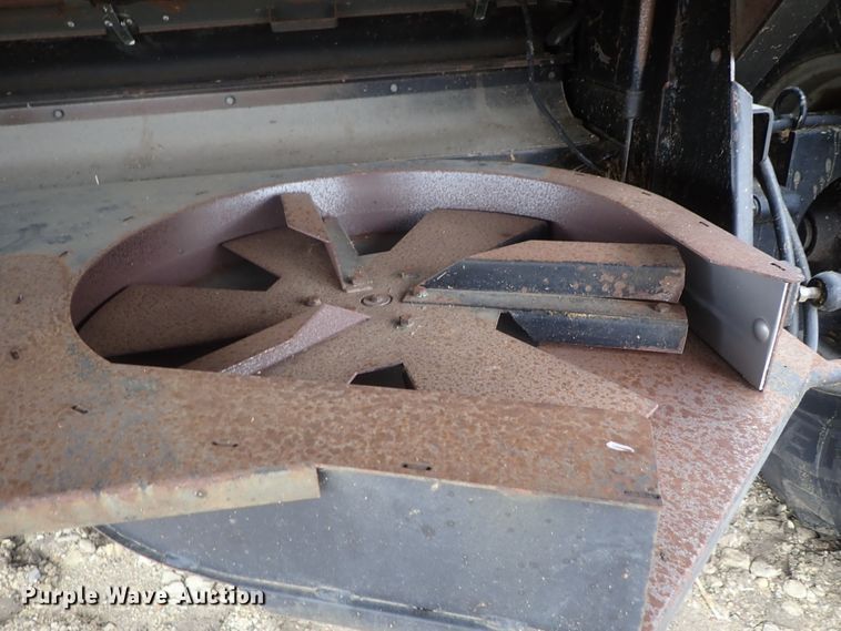 image for item DG3028 2005 Challenger 670 RWA combine