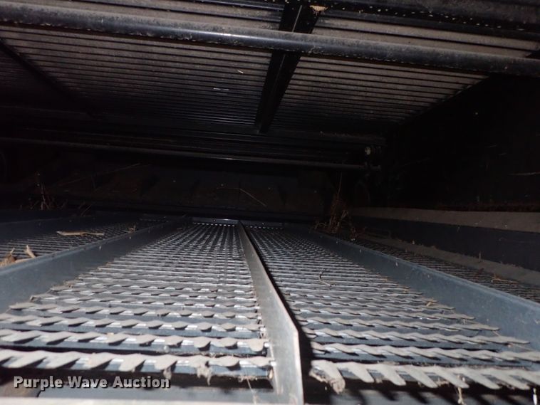 image for item DG3028 2005 Challenger 670 RWA combine