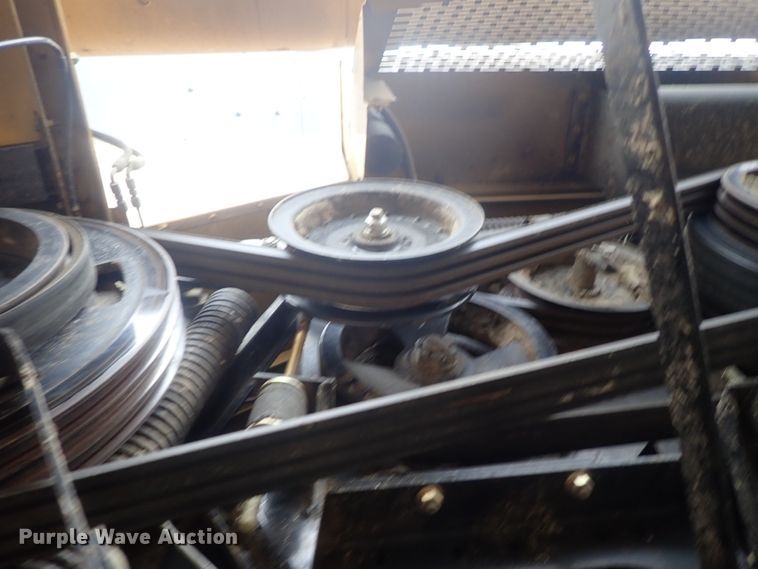 image for item DG3028 2005 Challenger 670 RWA combine