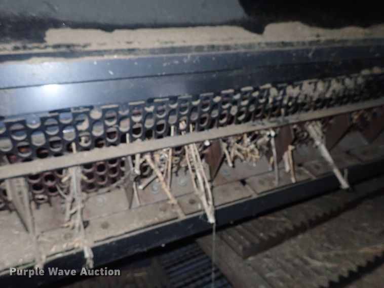 image for item DG3028 2005 Challenger 670 RWA combine