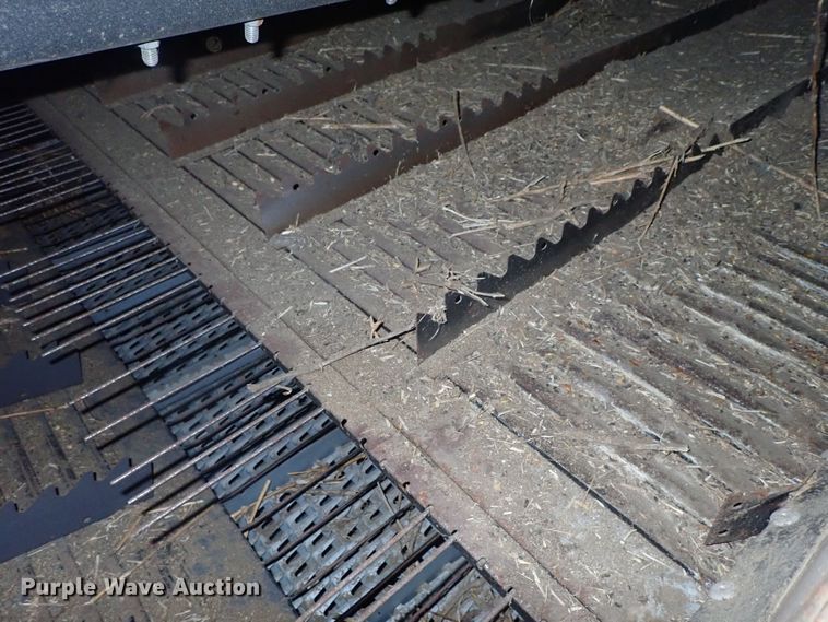 image for item DG3028 2005 Challenger 670 RWA combine