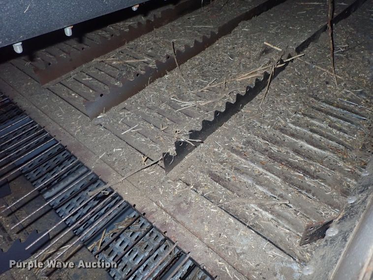 image for item DG3028 2005 Challenger 670 RWA combine