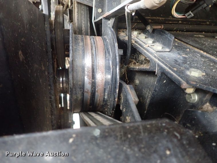 image for item DG3028 2005 Challenger 670 RWA combine