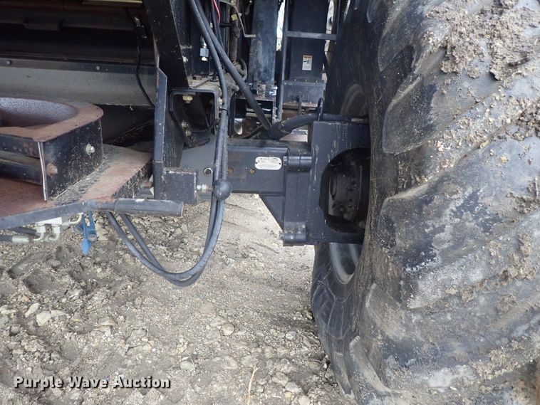 image for item DG3028 2005 Challenger 670 RWA combine