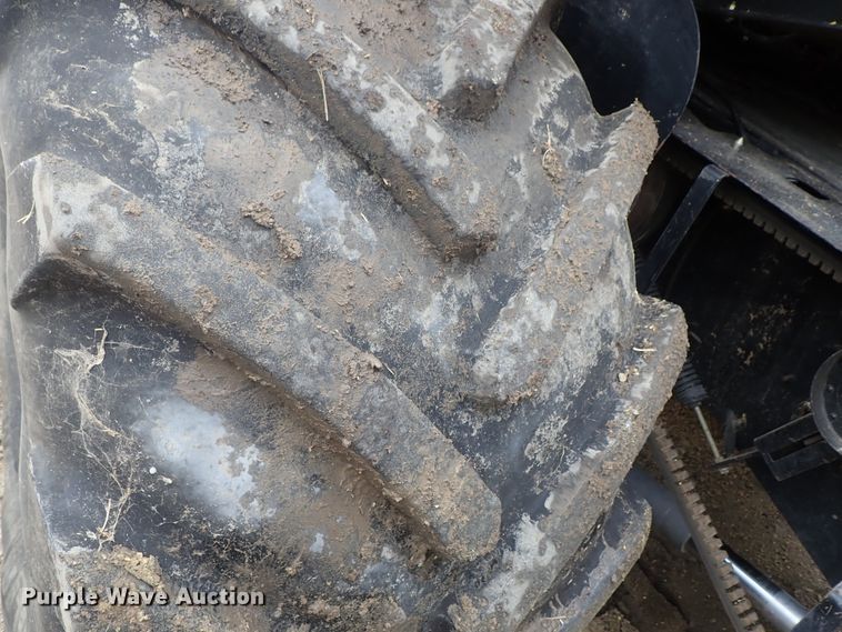 image for item DG3028 2005 Challenger 670 RWA combine