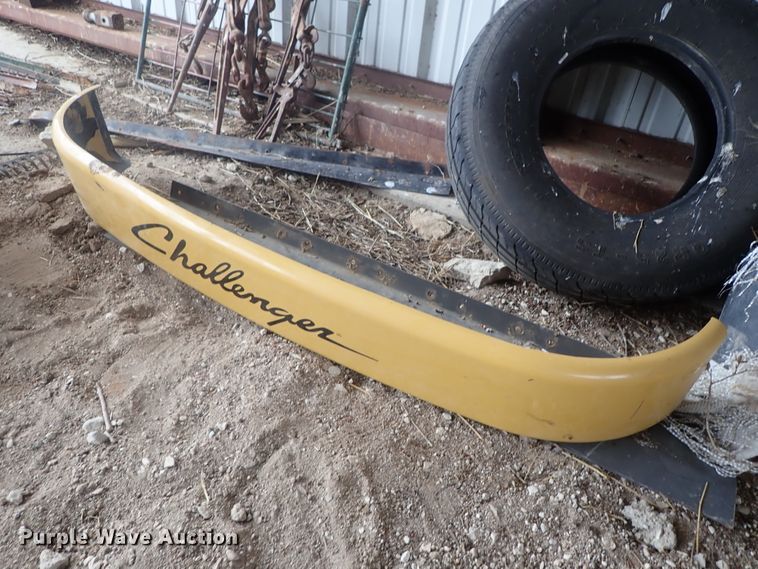 image for item DG3028 2005 Challenger 670 RWA combine