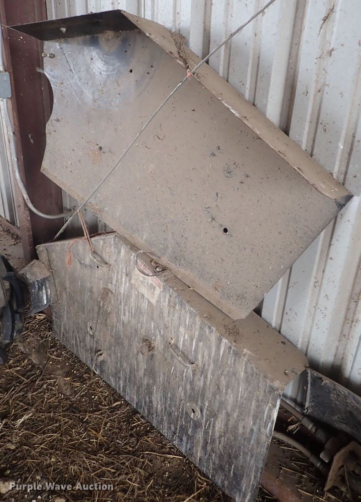 image for item DG3028 2005 Challenger 670 RWA combine