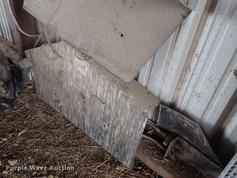 image for item DG3028 2005 Challenger 670 RWA combine