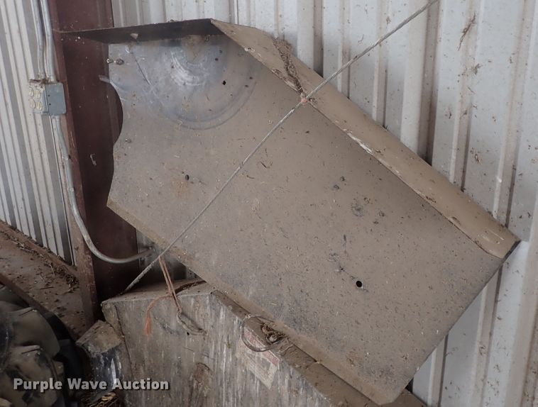 image for item DG3028 2005 Challenger 670 RWA combine