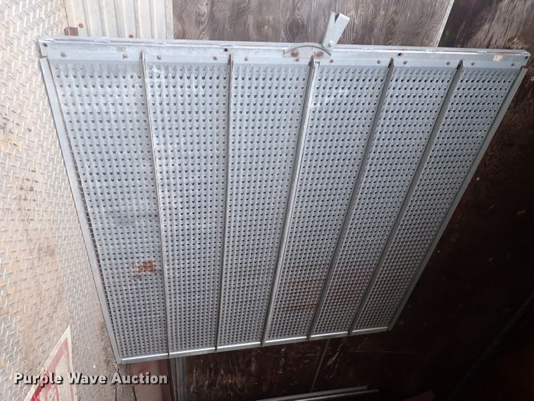 image for item DG3028 2005 Challenger 670 RWA combine