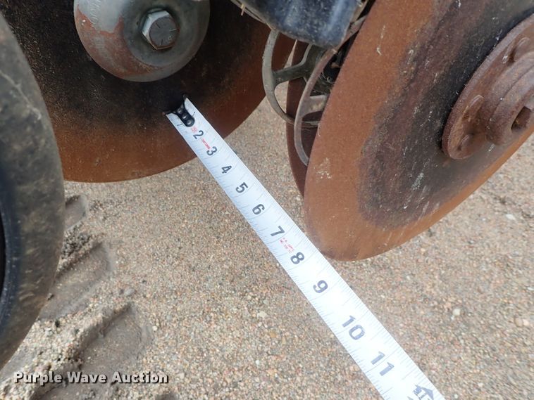 image for item DG3028 2005 Challenger 670 RWA combine