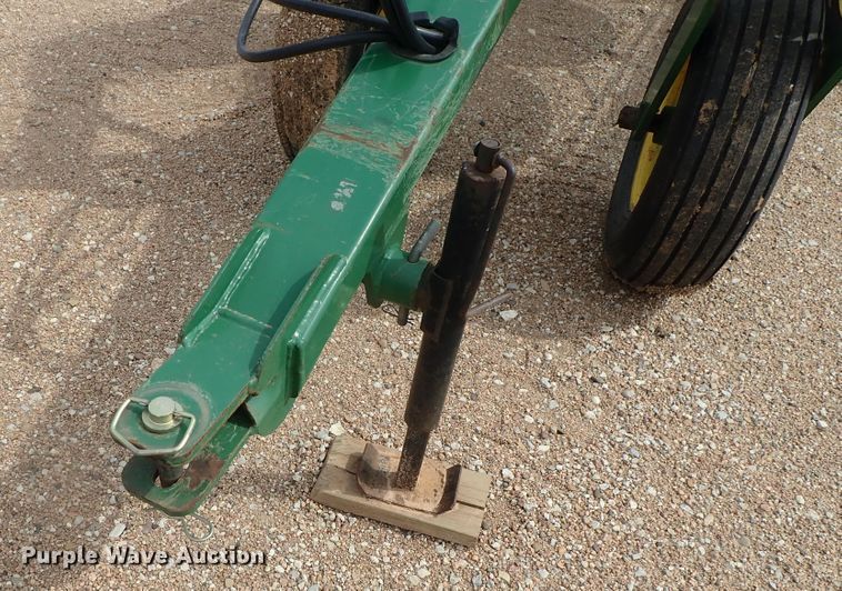 image for item DG3051 2009 Bale King VR1214 hay rake