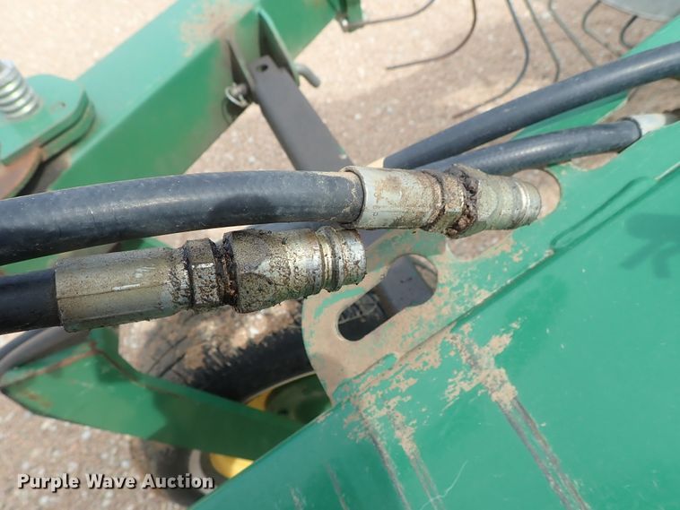 image for item DG3051 2009 Bale King VR1214 hay rake