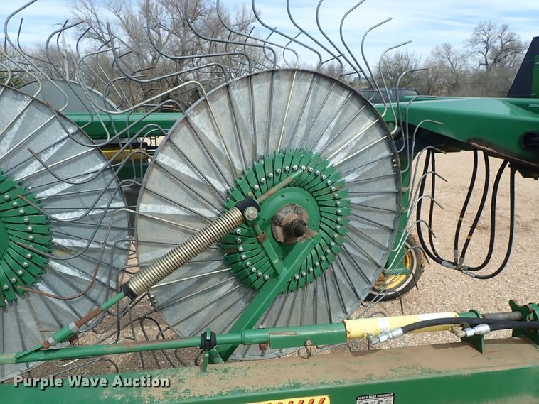image for item DG3051 2009 Bale King VR1214 hay rake
