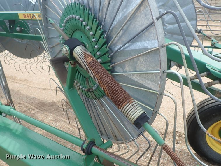 image for item DG3051 2009 Bale King VR1214 hay rake